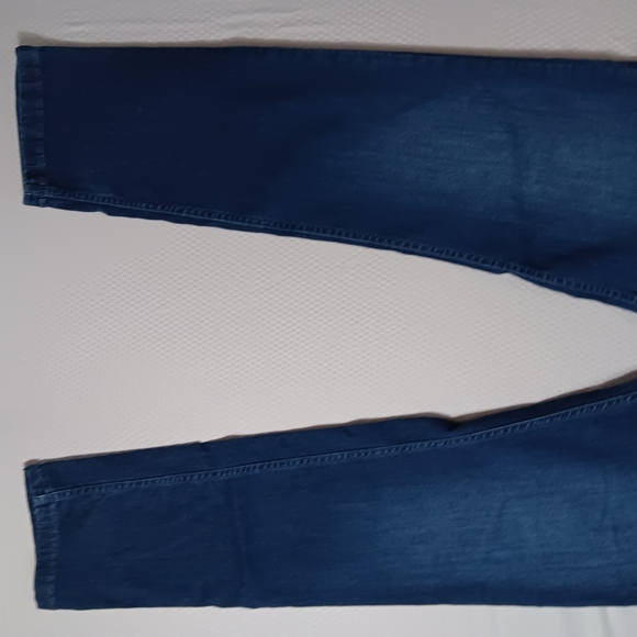 Sold - Picture 6 of 9